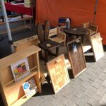 ウサギのイス 本棚